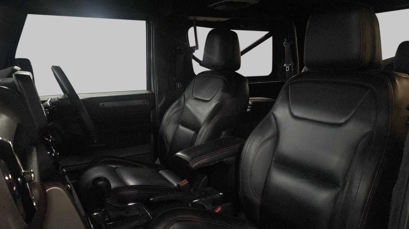 2021 Mahindra Thar LX  P 4WD AT CONVERTIBLE, Petrol, Automatic, 5,809 km, Right Side Front Door Cabin