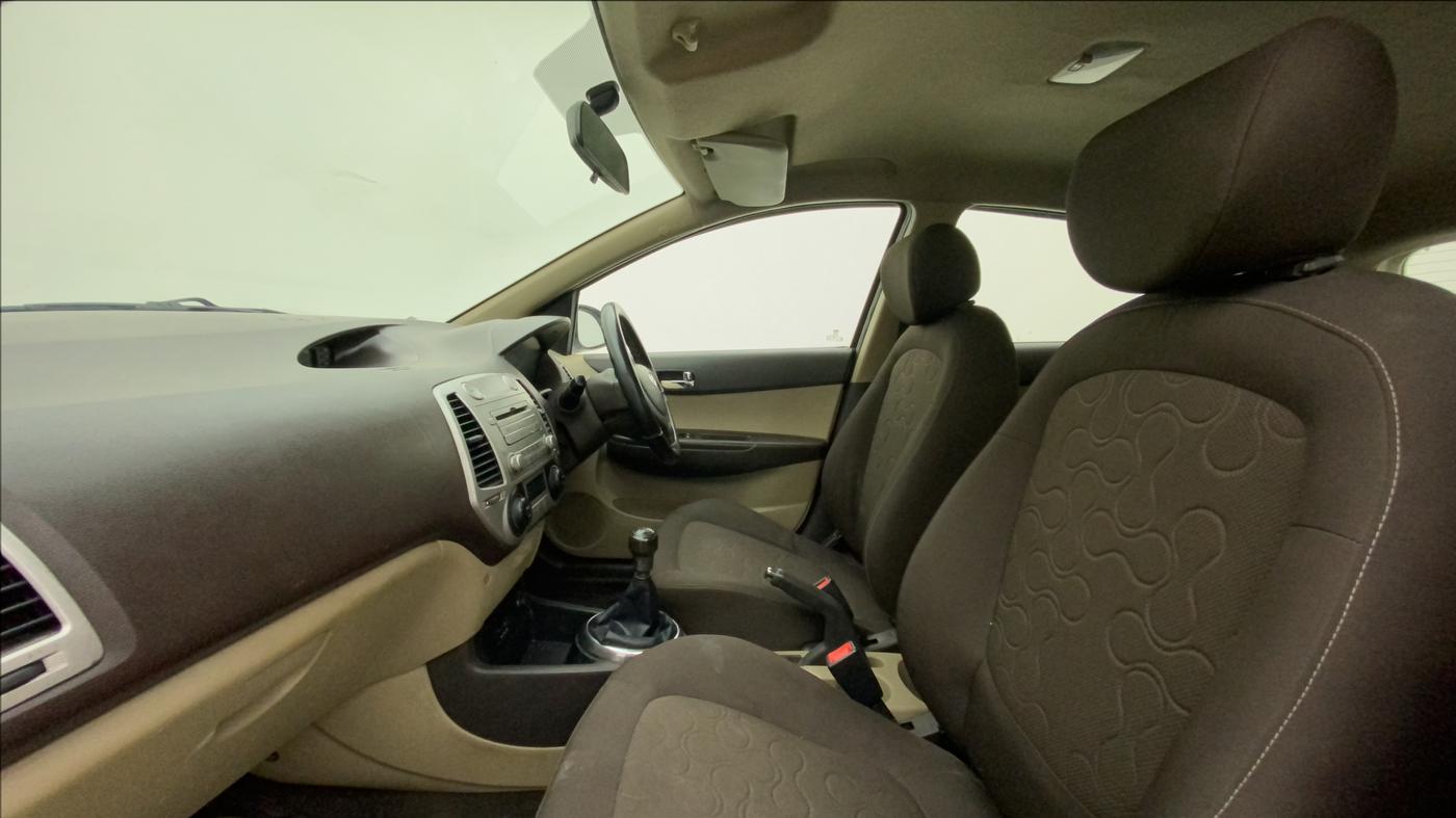 2010 Hyundai i20 MAGNA 1.2, Petrol, Manual, 76,928 km, Right Side Front Door Cabin