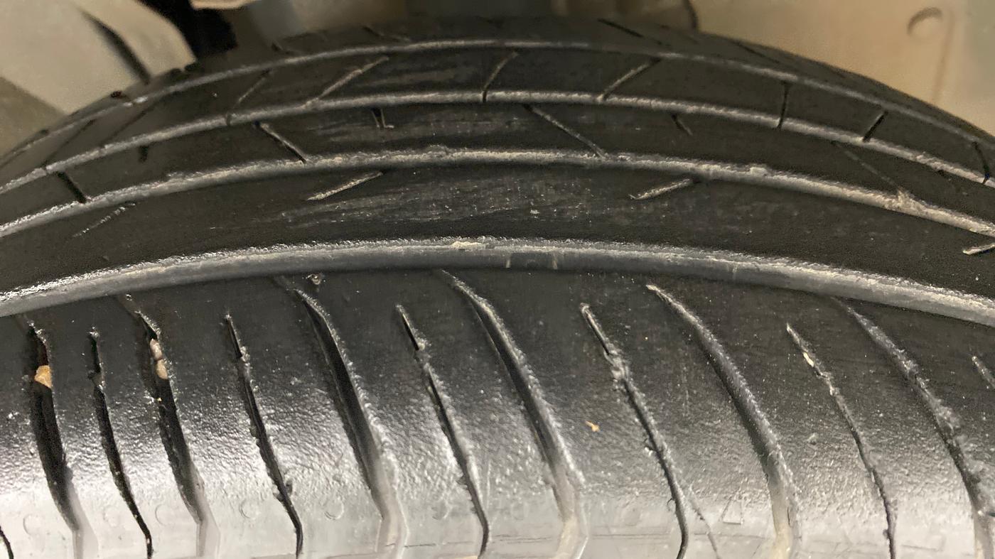 2021 Renault Kiger RXZ 1.0 TURBO MT, Petrol, Manual, 11,392 km, Right Front Tyre Tread