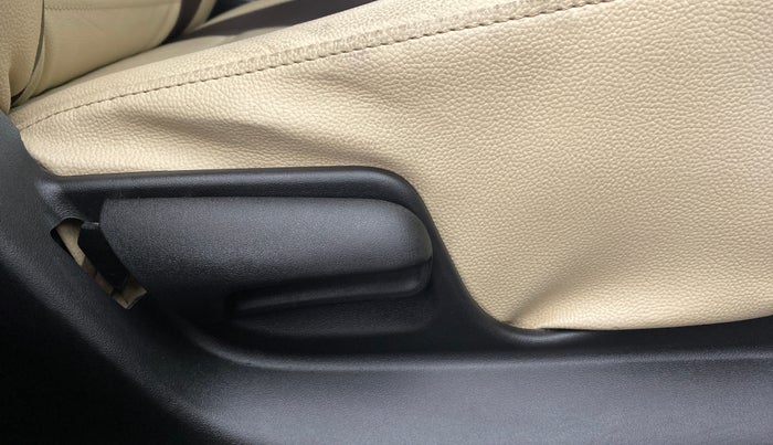 2017 Maruti Swift VXI OPT, Petrol, Manual, 33,705 km, Driver Side Adjustment Panel