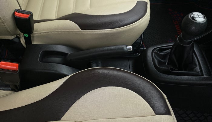 2017 Maruti Swift VXI OPT, Petrol, Manual, 33,705 km, Gear Lever