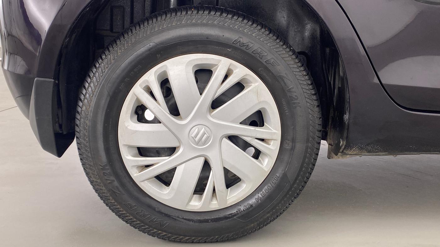 2017 Maruti Swift VXI OPT, Petrol, Manual, 33,705 km, Right Rear Wheel