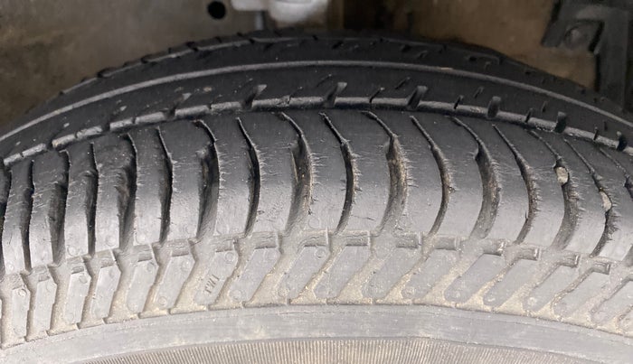 2017 Maruti Swift VXI OPT, Petrol, Manual, 33,705 km, Right Front Tyre Tread