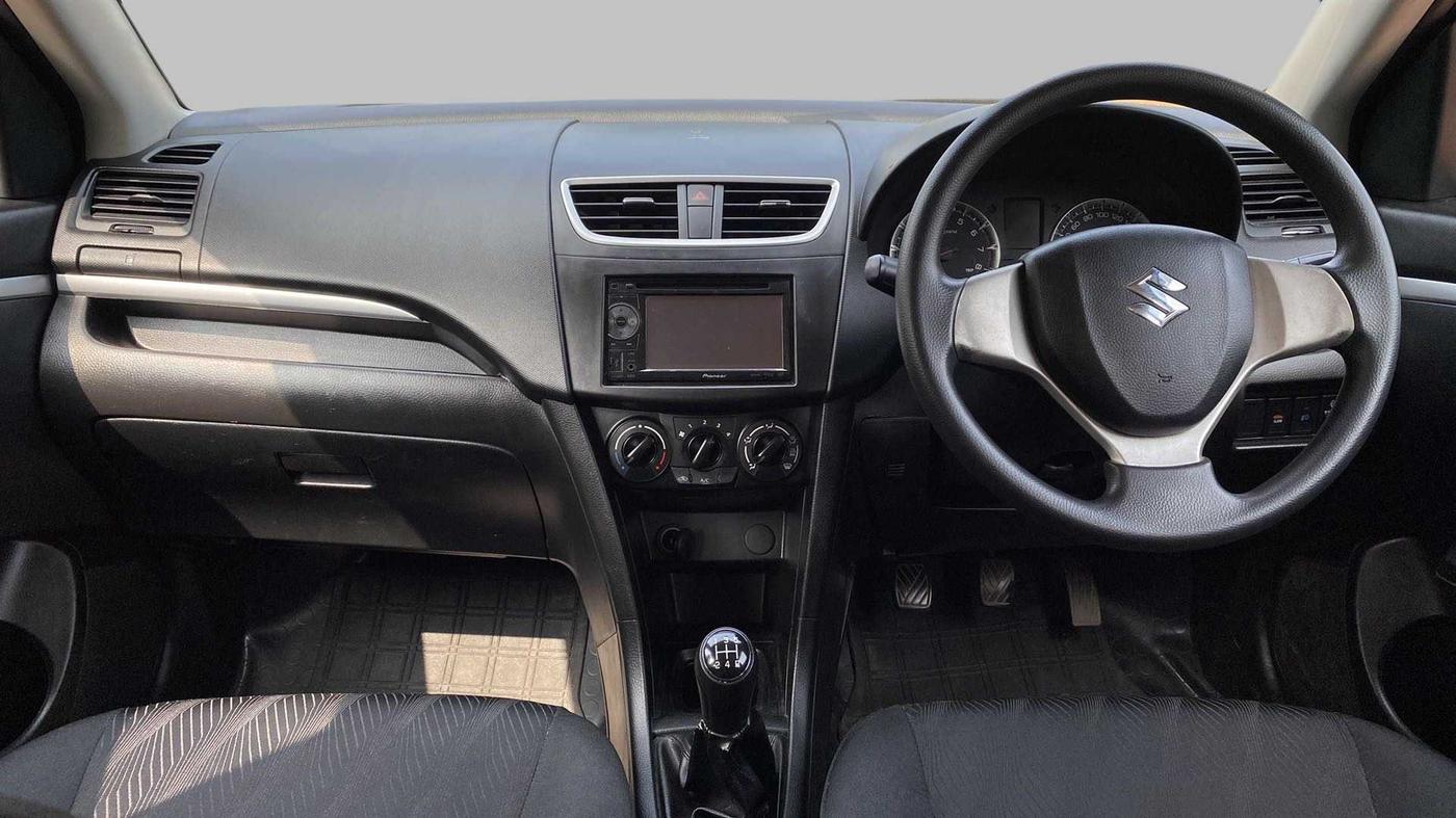 2014 Maruti Swift VXI D, Petrol, Manual, 98,374 km, Dashboard