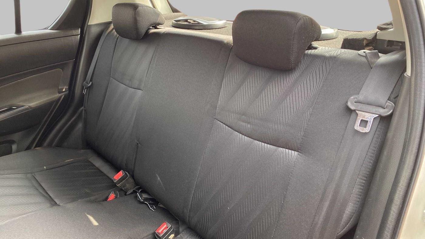 2014 Maruti Swift VXI D, Petrol, Manual, 98,374 km, Right Side Rear Door Cabin