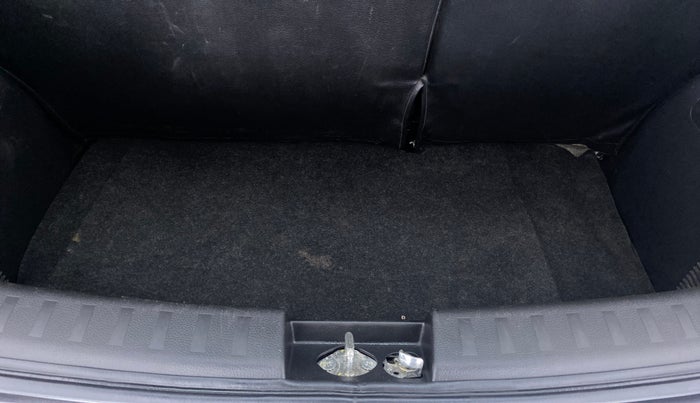 2016 Maruti Swift VXI D, Petrol, Manual, 52,664 km, Boot Inside