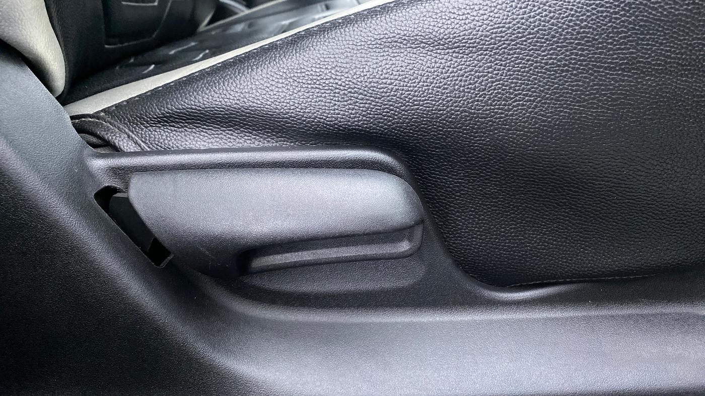 2016 Maruti Swift VXI D, Petrol, Manual, 52,664 km, Driver Side Adjustment Panel