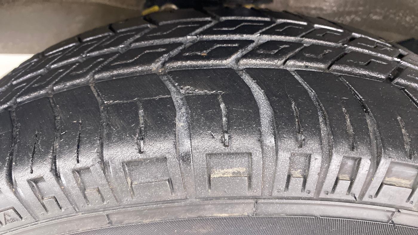 2020 Maruti Eeco 5 STR WITH AC PLUSHTR, Petrol, Manual, 17,841 km, Left Front Tyre Tread