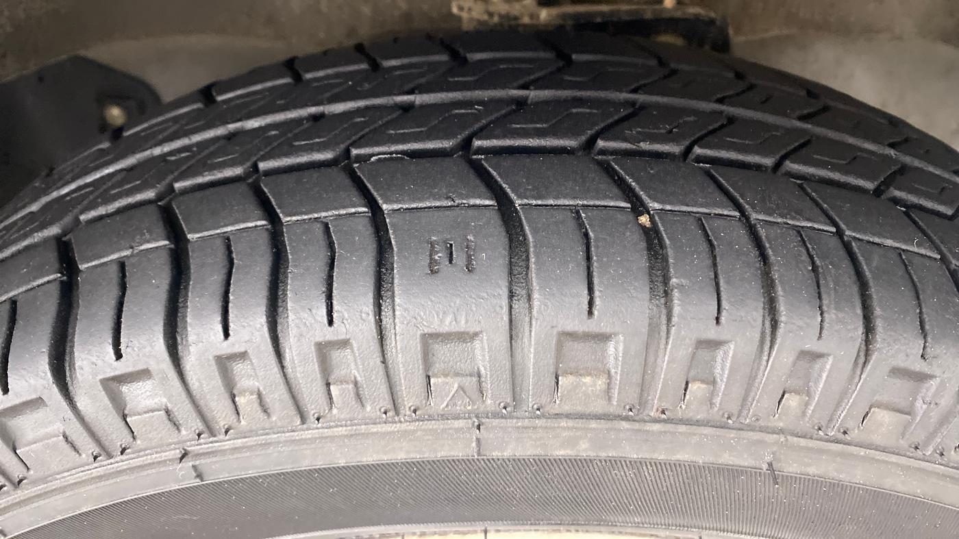 2020 Maruti Eeco 5 STR WITH AC PLUSHTR, Petrol, Manual, 17,841 km, Right Front Tyre Tread