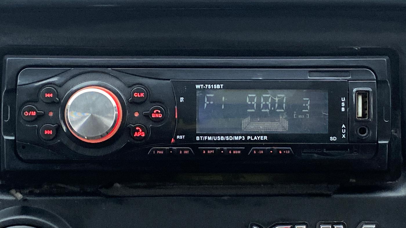 2017 Mahindra Kuv100 K2 6 STR, Petrol, Manual, 55,670 km, Infotainment System