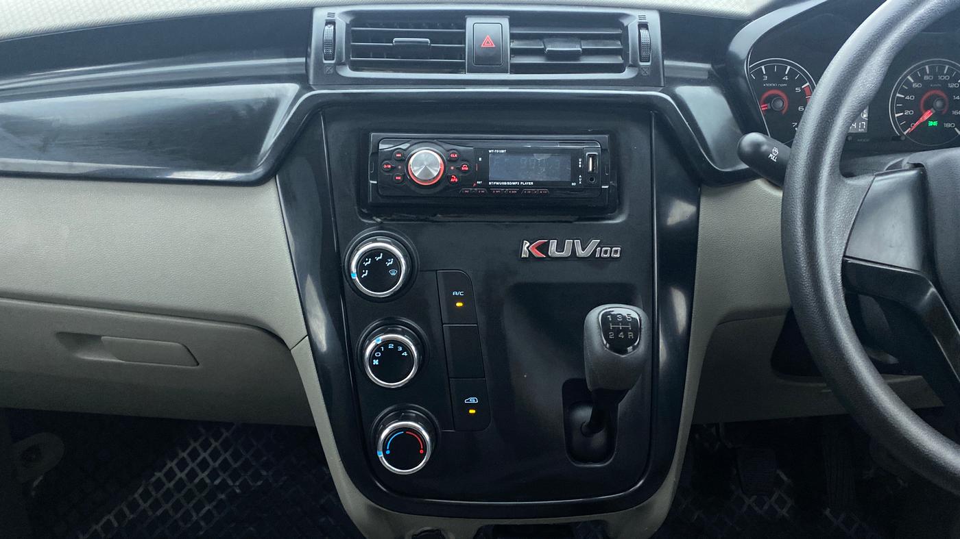 2017 Mahindra Kuv100 K2 6 STR, Petrol, Manual, 55,670 km, Air Conditioner