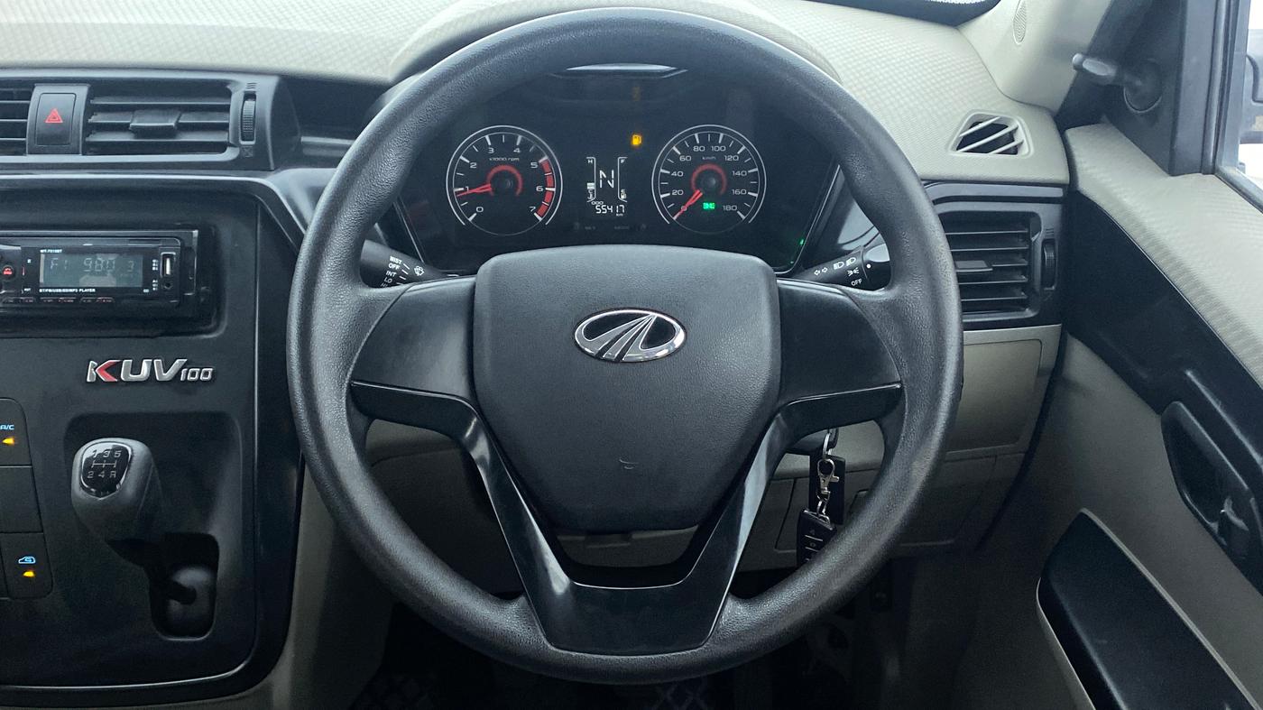 2017 Mahindra Kuv100 K2 6 STR, Petrol, Manual, 55,670 km, Steering Wheel Close Up