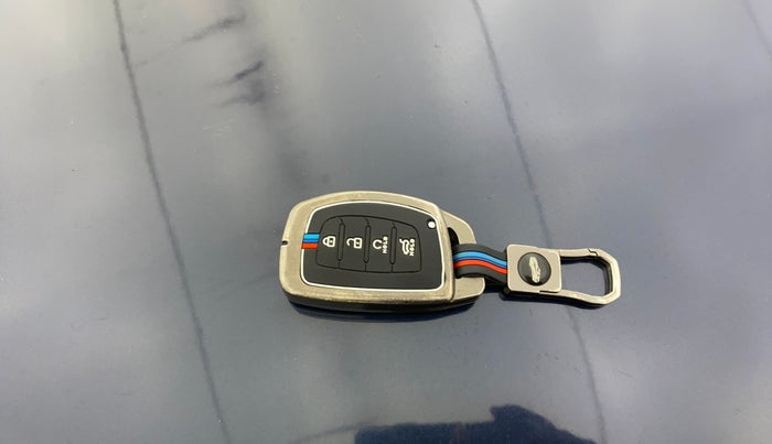 2021 Hyundai NEW I20 ASTA (O) 1.2 MT, Petrol, Manual, 31,652 km, Key Close Up