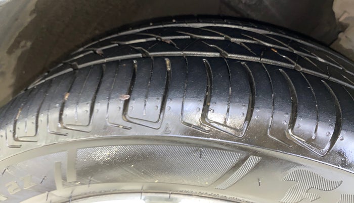 2021 Hyundai NEW I20 ASTA (O) 1.2 MT, Petrol, Manual, 31,652 km, Left Front Tyre Tread