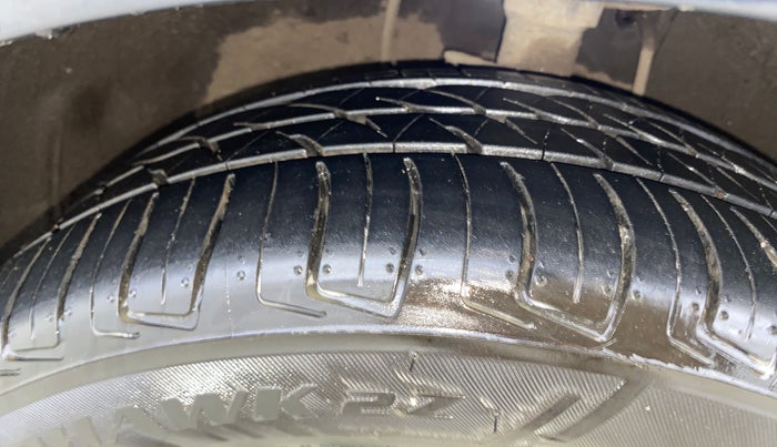 2021 Hyundai NEW I20 ASTA (O) 1.2 MT, Petrol, Manual, 31,652 km, Right Front Tyre Tread