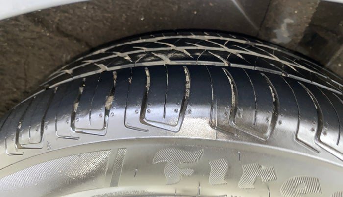 2021 Hyundai NEW I20 ASTA (O) 1.2 MT, Petrol, Manual, 31,652 km, Left Rear Tyre Tread