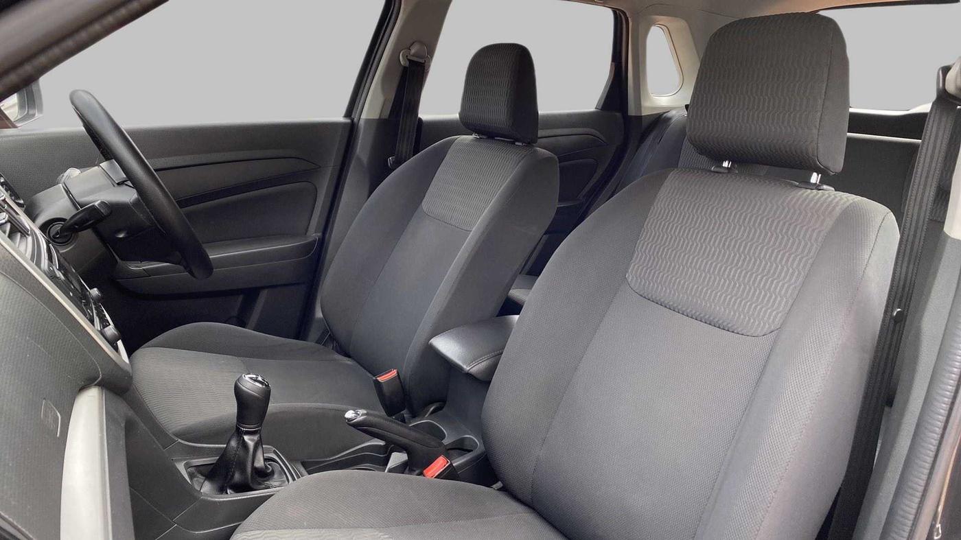 2017 Maruti Vitara Brezza VDI, Diesel, Manual, 75,727 km, Right Side Front Door Cabin