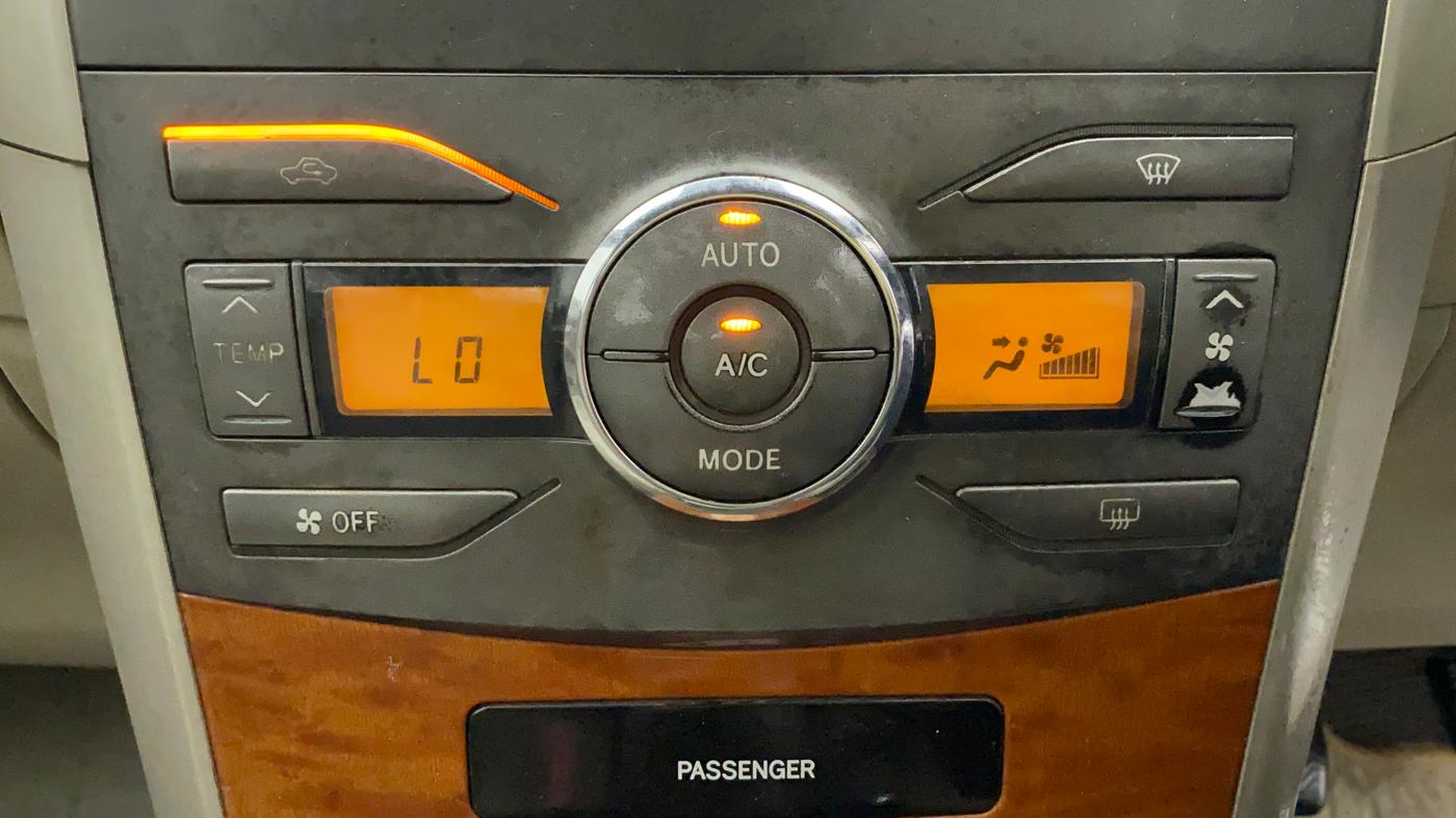 2011 Toyota Corolla Altis GL PETROL, Petrol, Manual, 94,719 km, Automatic Climate Control