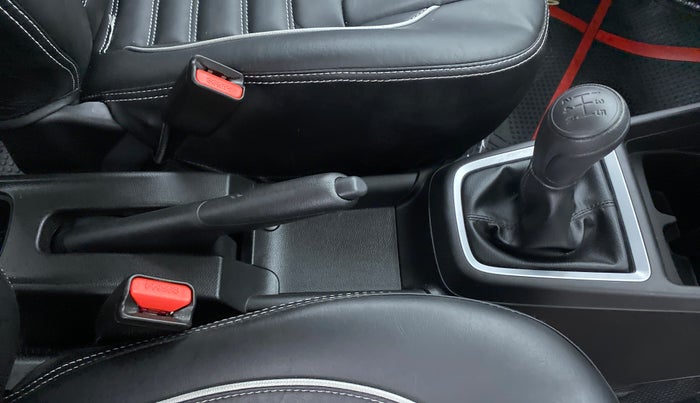 2021 Maruti Swift LXI D, Petrol, Manual, 2,443 km, Gear Lever
