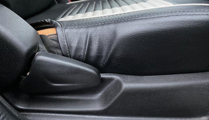 2018 Renault Kwid CLIMBER 1.0, Petrol, Manual, 15,987 km, Driver Side Adjustment Panel