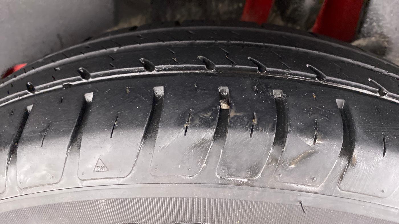 2021 Maruti Swift VXI D, Petrol, Manual, 37,924 km, Left Rear Tyre Tread