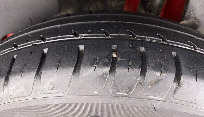2021 Maruti Swift VXI D, Petrol, Manual, 37,924 km, Left Rear Tyre Tread