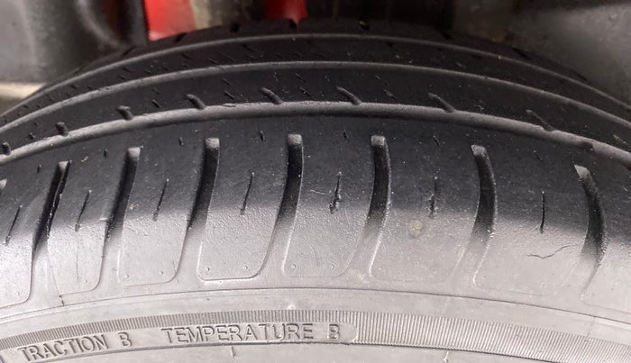 2021 Maruti Swift VXI D, Petrol, Manual, 37,924 km, Right Rear Tyre Tread