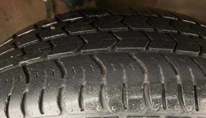 2017 Maruti Alto K10 VXI OPT, Petrol, Manual, 27,575 km, Right Front Tyre Tread
