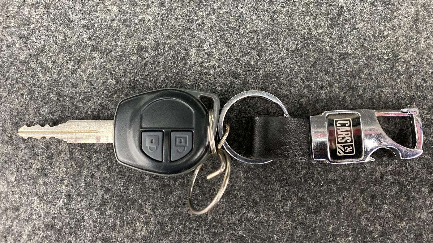 2017 Maruti Alto K10 VXI OPT, Petrol, Manual, 27,575 km, Key Close Up
