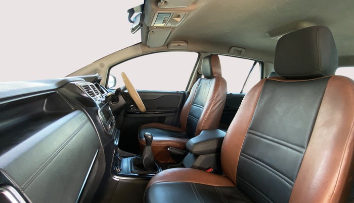 2017 Tata Hexa Varicor 320 XE, Diesel, Manual, Right Side Front Door Cabin