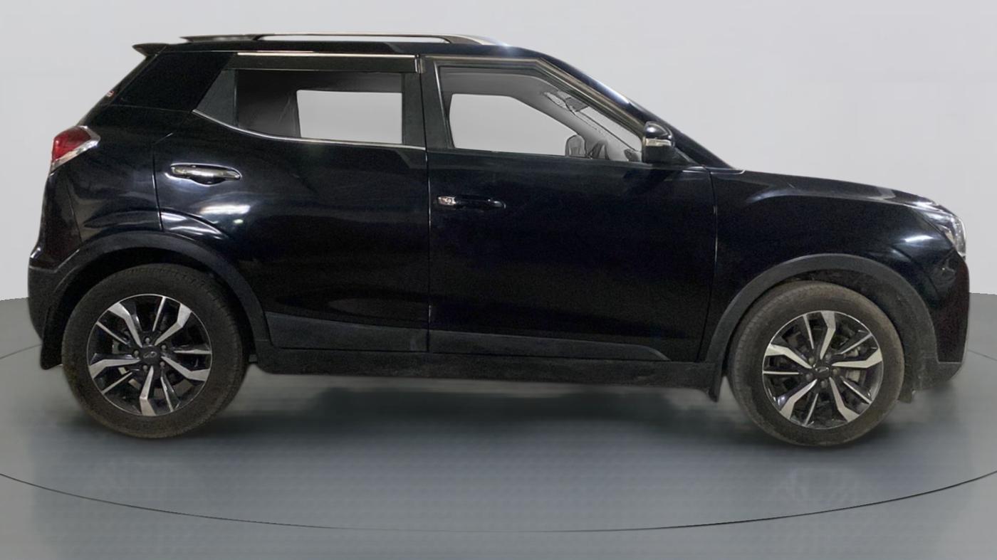 2019 Mahindra XUV300 1.2 W8 OPT, Petrol, Manual, 61,996 km, Right Side