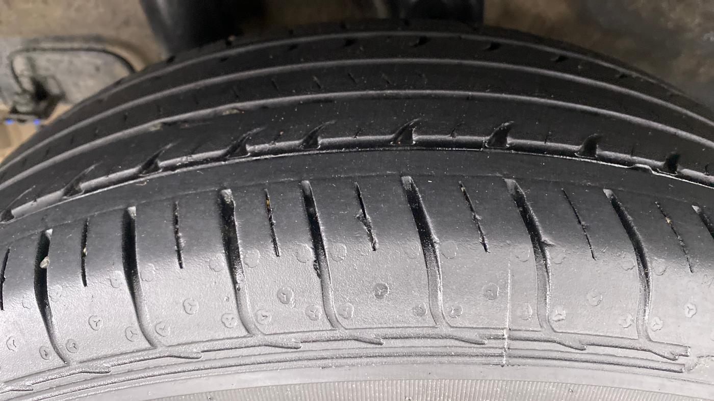 2020 Hyundai VENUE S MT 1.2 KAPPA, Petrol, Manual, 24,562 km, Right Rear Tyre Tread