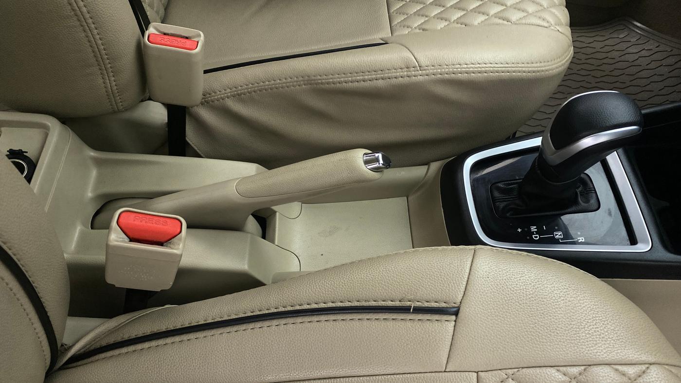 2019 Maruti Dzire ZXI Plus AMT, Petrol, Automatic, 27,698 km, Gear Lever