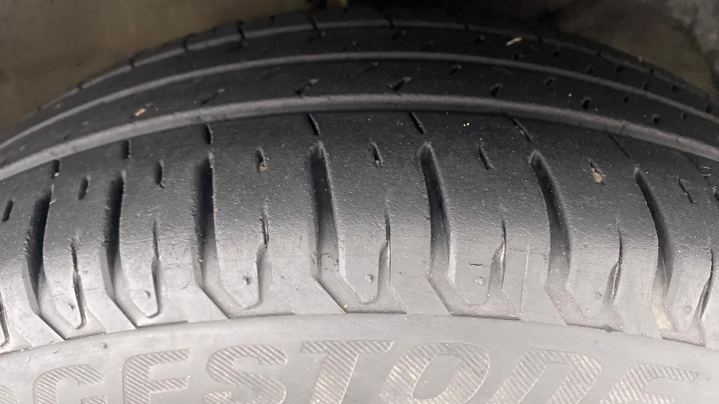 2019 Maruti Dzire ZXI Plus AMT, Petrol, Automatic, 27,698 km, Right Front Tyre Tread