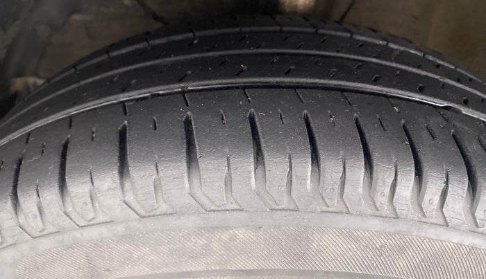 2019 Maruti Dzire ZXI Plus AMT, Petrol, Automatic, 27,698 km, Left Front Tyre Tread