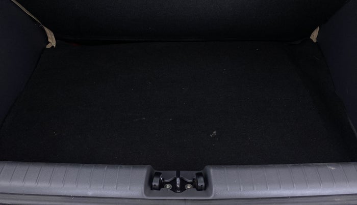 2020 Hyundai GRAND I10 NIOS SPORTZ PETROL, Petrol, Manual, 17,137 km, Boot Inside