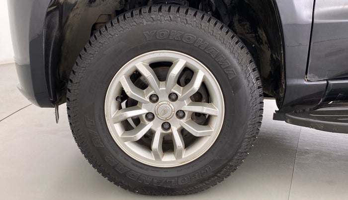 2017 Mahindra TUV300 T8, Diesel, Manual, 80,621 km, Left Front Wheel