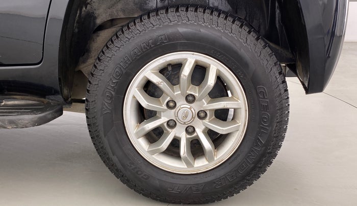 2017 Mahindra TUV300 T8, Diesel, Manual, 80,621 km, Left Rear Wheel