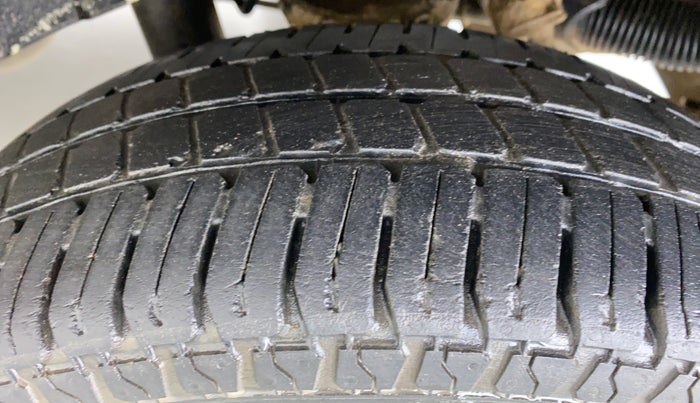 2014 Hyundai Santro Xing GL PLUS, CNG, Manual, 89,083 km, Left Rear Tyre Tread