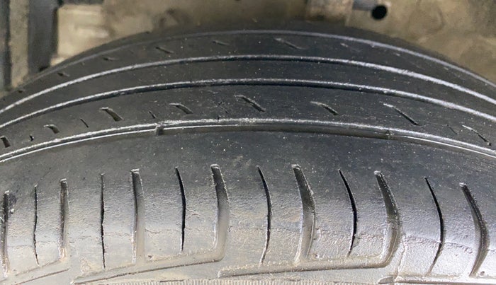 2012 Maruti Swift Dzire VXI, Petrol, Manual, 92,545 km, Left Front Tyre Tread
