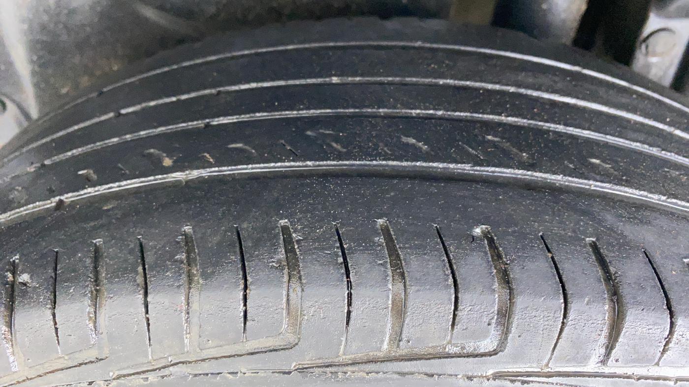 2012 Maruti Swift Dzire VXI, Petrol, Manual, 92,545 km, Left Rear Tyre Tread