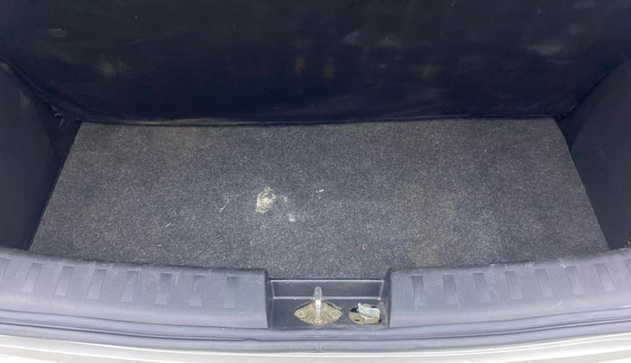 2012 Maruti Swift VXI D, Petrol, Manual, 94,533 km, Boot Inside
