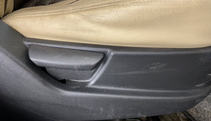 2014 Hyundai Eon ERA PLUS, Petrol, Manual, 77,286 km, Driver Side Adjustment Panel