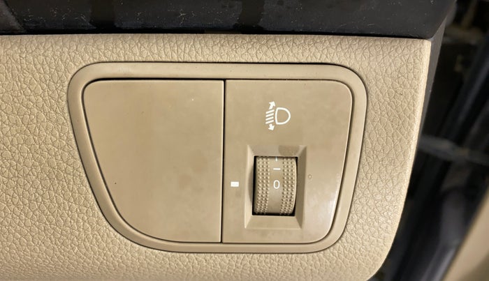 2014 Hyundai Eon ERA PLUS, Petrol, Manual, 77,286 km, Dashboard - Headlight height adjustment not working