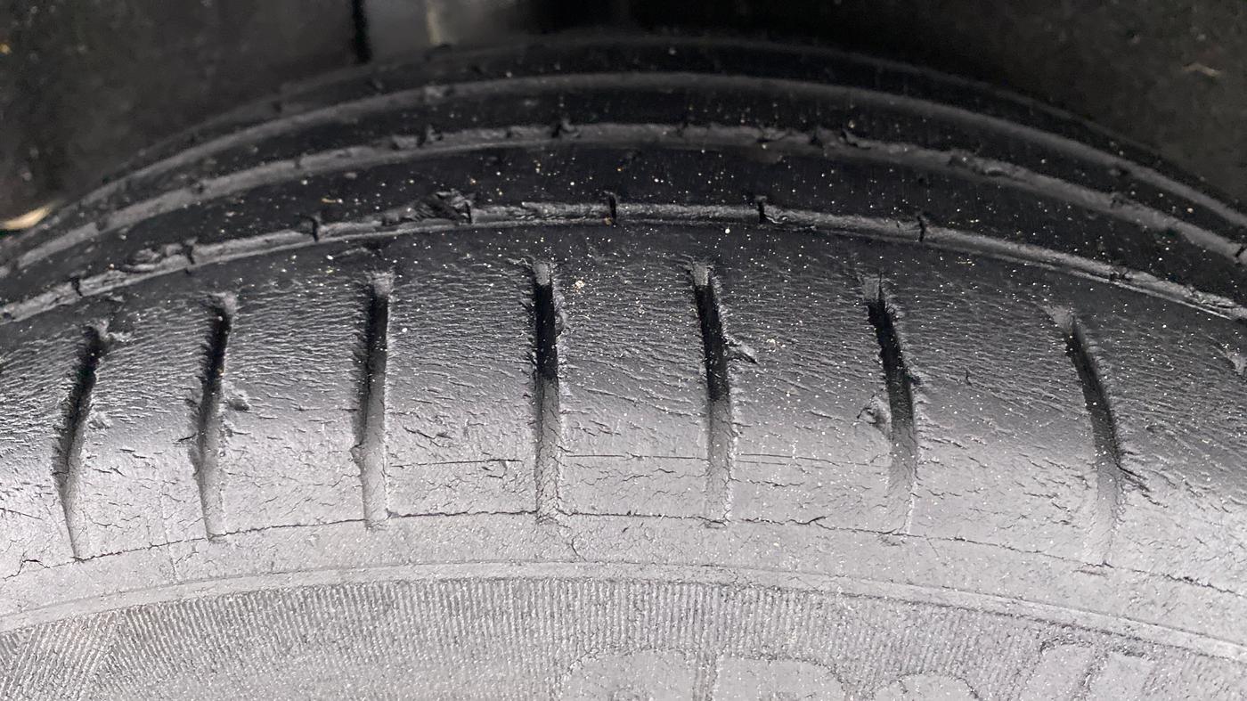 2017 Maruti Baleno ZETA CVT PETROL 1.2, Petrol, Automatic, 45,197 km, Right Rear Tyre Tread