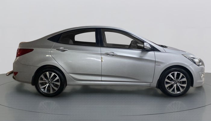 2016 Hyundai Verna FLUIDIC 1.6 SX CRDI, Diesel, Manual, 69,493 km, Right Side View