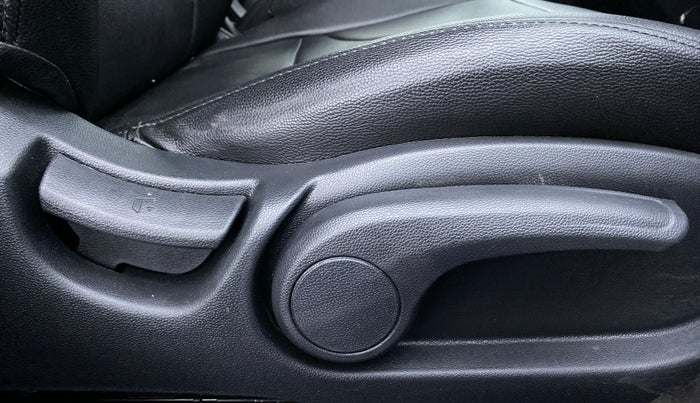 2019 Hyundai Elite i20 1.2 SPORTS PLUS VTVT, Petrol, Manual, 27,205 km, Driver Side Adjustment Panel
