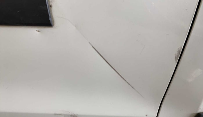 2014 Maruti Swift Dzire VXI, CNG, Manual, 82,286 km, Driver-side door - Minor scratches