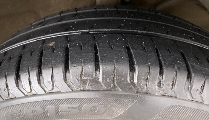 2020 Maruti XL6 ZETA SHVS, Petrol, Manual, 21,791 km, Right Front Tyre Tread