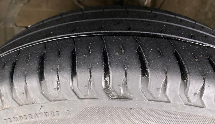 2020 Maruti XL6 ZETA SHVS, Petrol, Manual, 21,791 km, Left Front Tyre Tread